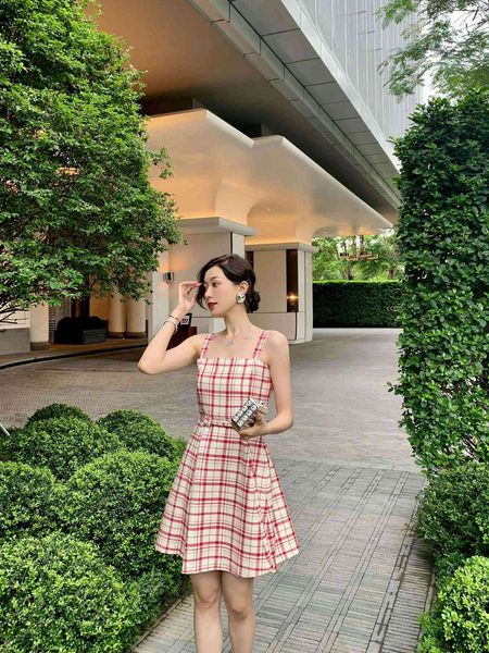 dress shenzhen nanyou high end d home early autumn 2021 wool plaid leather belt suspender, White;black
dress shenzhen nanyou high end d home early autumn 2021 wool plaid leather belt suspender, White;black