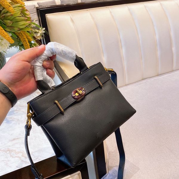 pieces of designer fashion bag coin purse old flower embossed classical chain shoulder bag lady purse belt bag 21 16cm0, Black
pieces of designer fashion bag coin purse old flower embossed classical chain shoulder bag lady purse belt bag 21 16cm0, Black