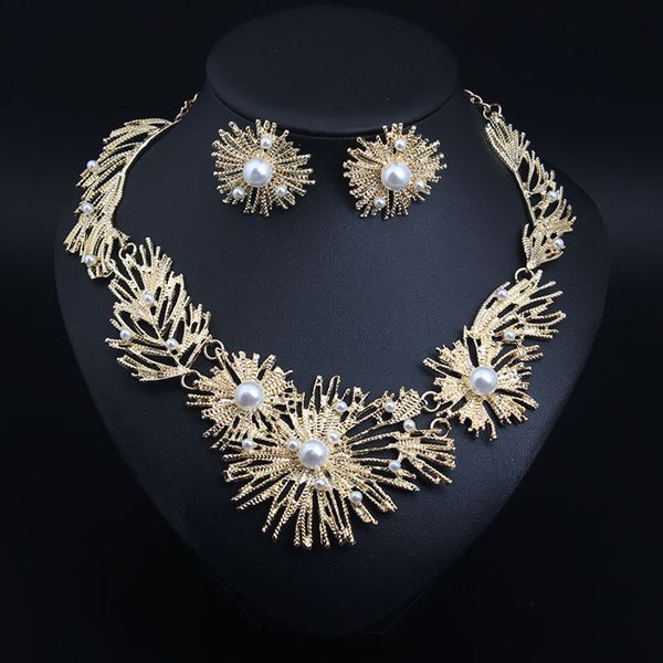 geometric alloy inlaid pearl necklace earring set fashion exaggerated feminine aura accessories, Silver
geometric alloy inlaid pearl necklace earring set fashion exaggerated feminine aura accessories, Silver