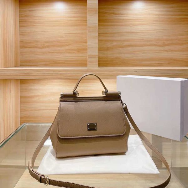 design luxu bag shoulder bags handbags palm print handbag cross body totes fashion genuine leather high-quality star same style size
design luxu bag shoulder bags handbags palm print handbag cross body totes fashion genuine leather high-quality star same style size