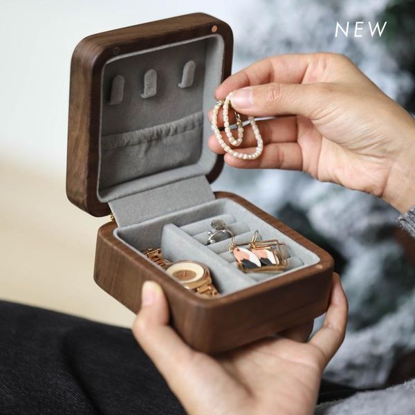 jewelry pouches, bags black walnut wooden box retro portable organizer travel case necklace ring storage earring display, Pink;blue
jewelry pouches, bags black walnut wooden box retro portable organizer travel case necklace ring storage earring display, Pink;blue