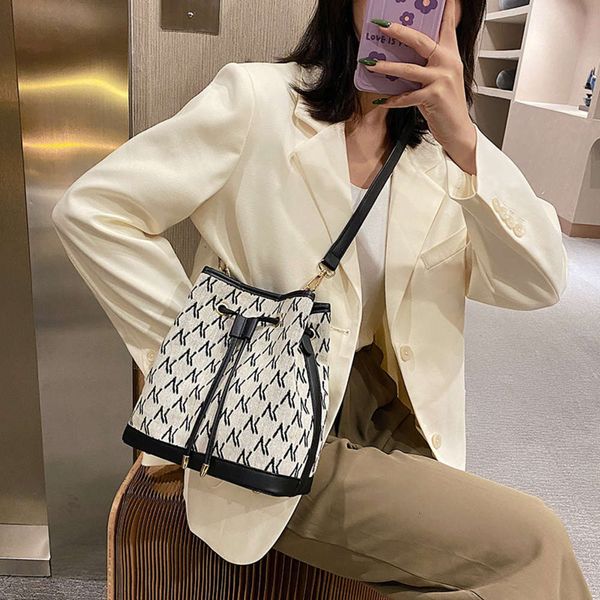 hbp luxury designerbag new fashion bucket women's versatile leisure bag 
hbp luxury designerbag new fashion bucket women's versatile leisure bag