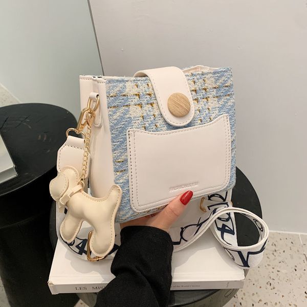 daily bag high-grade small bag for women 2021 new popular net red fashion bucket bag all-match ins broadband shoulder messenger
daily bag high-grade small bag for women 2021 new popular net red fashion bucket bag all-match ins broadband shoulder messenger