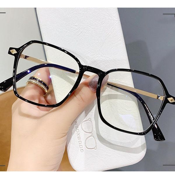 sunglasses fashion anti 3c blue light glasses stylish square translucent frame decoration eyeglasses radiation unisex, White;black
sunglasses fashion anti 3c blue light glasses stylish square translucent frame decoration eyeglasses radiation unisex, White;black
