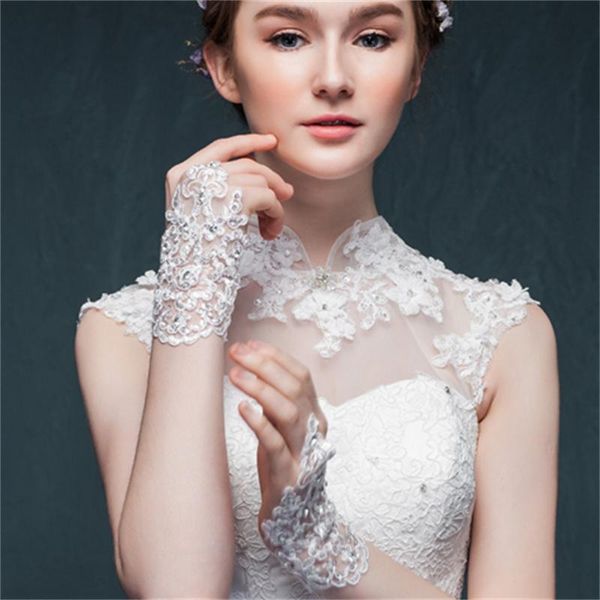 bridal gloves in stock short red white ivory lace applique rhinestones sequined wedding accessories
bridal gloves in stock short red white ivory lace applique rhinestones sequined wedding accessories