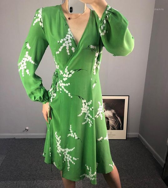 in women stylish 100% silk printed v neck long sleeve green midi casual dress with waist ties dresses, Black;gray
in women stylish 100% silk printed v neck long sleeve green midi casual dress with waist ties dresses, Black;gray