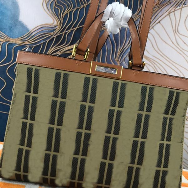 large capacity shopping bag women handbags lady totes genuine leather trim embroidered fashion letter shoulder bags classic twist lock hardw
large capacity shopping bag women handbags lady totes genuine leather trim embroidered fashion letter shoulder bags classic twist lock hardw