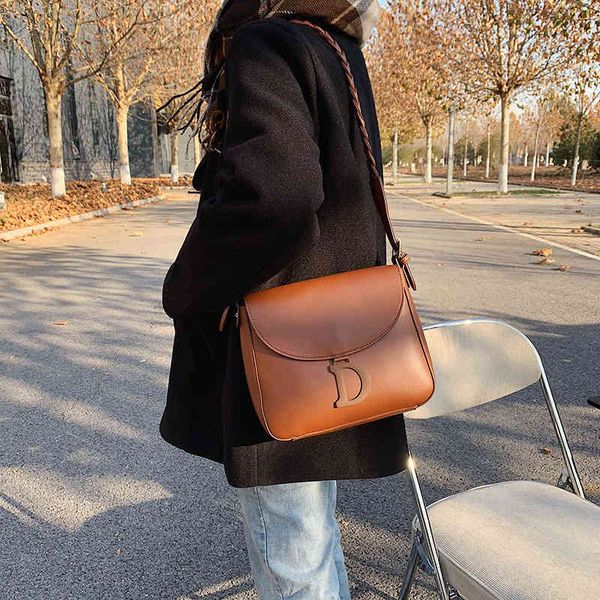 designer women's new fashion autumn winter simple texture one shoulder armpit bag popular versatile personalized tote bag handbags outl, Black;red 
designer women's new fashion autumn winter simple texture one shoulder armpit bag popular versatile personalized tote bag handbags outl, Black;red