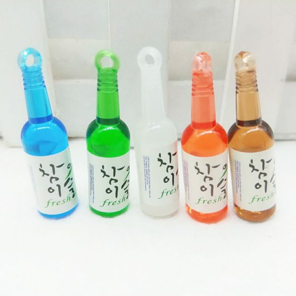 2021 fashion keychain creative gift simulation wine color bottle key chain pendant diy accessories, Silver 
2021 fashion keychain creative gift simulation wine color bottle key chain pendant diy accessories, Silver