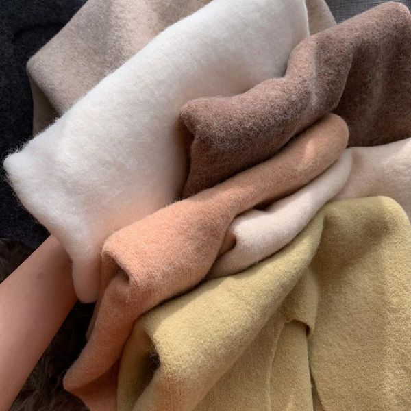 cashmere soft waxy texture with large v-neck loose sleevels knitted sweater vt ma jianv, Black;white
cashmere soft waxy texture with large v-neck loose sleevels knitted sweater vt ma jianv, Black;white