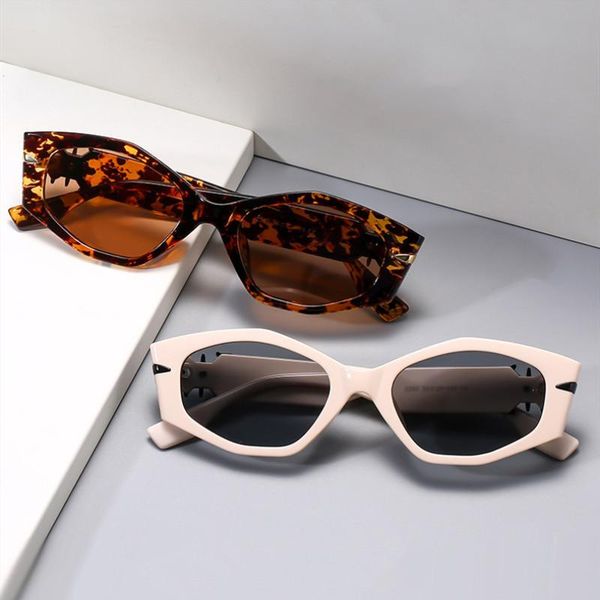 sunglasses unique vintage small for women 2021 fashion trend elegant men sun glasses classic one peice shade, White;black
sunglasses unique vintage small for women 2021 fashion trend elegant men sun glasses classic one peice shade, White;black