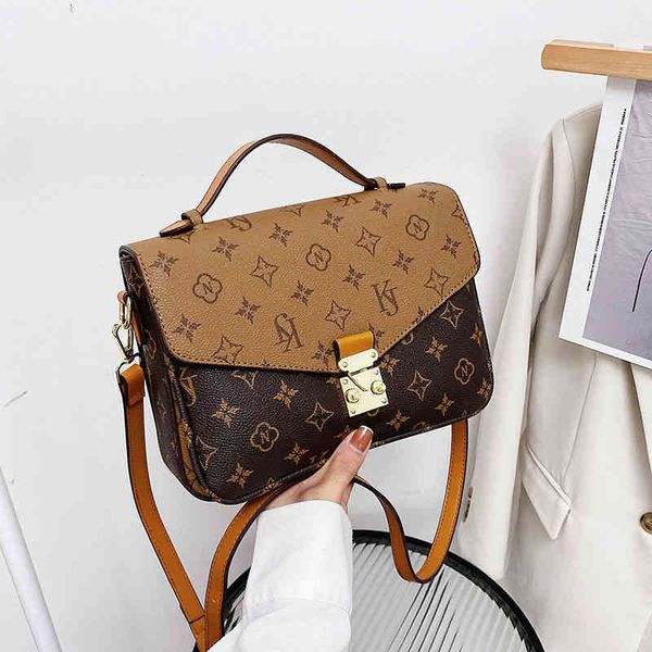 2022 factory wholesale high texture printing square large and small single shoulder diagonal bag foreign style versatile
2022 factory wholesale high texture printing square large and small single shoulder diagonal bag foreign style versatile