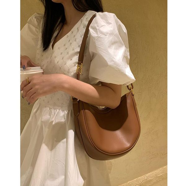 evening bags retro leather armpit shoulder bag wild casual messenger handbag daily commute to work shopping
evening bags retro leather armpit shoulder bag wild casual messenger handbag daily commute to work shopping