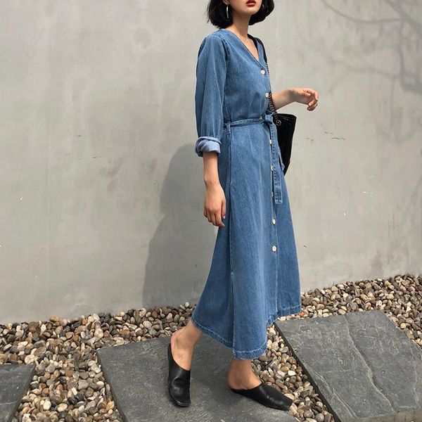 casual dresses japanese original single breasted denim dress women with belt jean straight long design daily girls wear robe femme, Black;gray
casual dresses japanese original single breasted denim dress women with belt jean straight long design daily girls wear robe femme, Black;gray