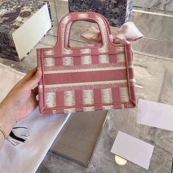 christian 2021 version 2021 spring and summer limited wheat ear embroidery bag lady women's bags 2lh9 uby1 luxuryss bag yw designer han
christian 2021 version 2021 spring and summer limited wheat ear embroidery bag lady women's bags 2lh9 uby1 luxuryss bag yw designer han