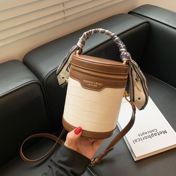 designer handbags net red small women's summer 2021 new fashion one shoulder messenger bag foreign style portable bucket bag
designer handbags net red small women's summer 2021 new fashion one shoulder messenger bag foreign style portable bucket bag