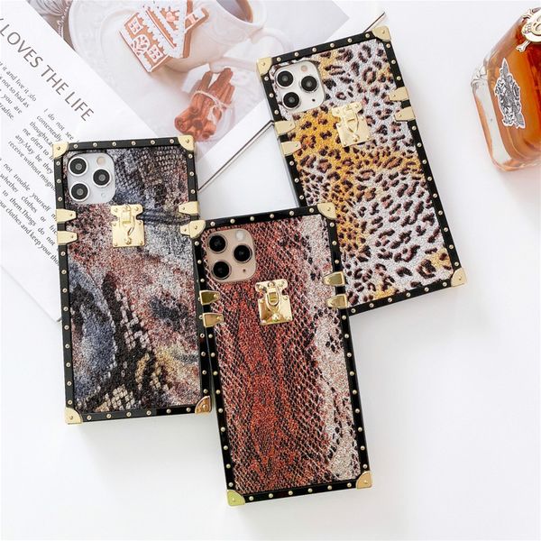 luxury square snake skin phone case for iphone 12pro case 11pro max xs max xr 7 8plus fashion square vintage snake pattern cover
luxury square snake skin phone case for iphone 12pro case 11pro max xs max xr 7 8plus fashion square vintage snake pattern cover