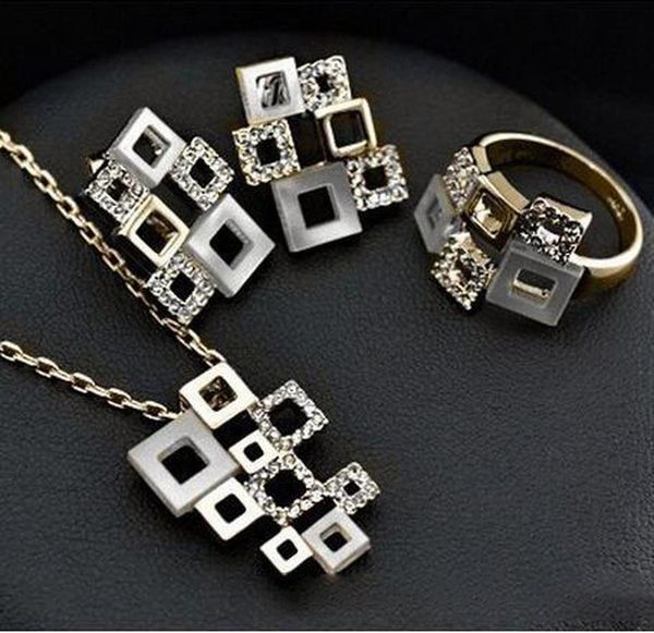 2021 18k gold plated black square crystal jewelry set for women made with austrian elements new fashion
2021 18k gold plated black square crystal jewelry set for women made with austrian elements new fashion
