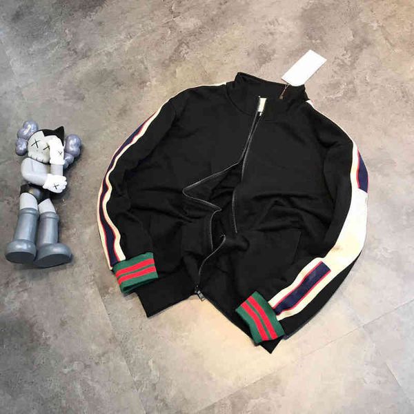 2022 factory wholesale new autumn yarn dyed long terry stand collar zipper sleeve ribbon letter red stripe coat sweater set, Black
2022 factory wholesale new autumn yarn dyed long terry stand collar zipper sleeve ribbon letter red stripe coat sweater set, Black