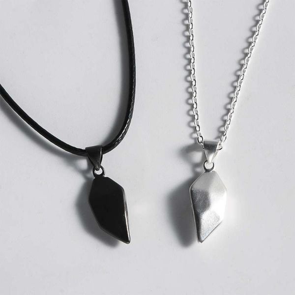 2pcs minimalist lovers matching friendship heart pendant couple magnetic distance faceted necklace jewelry, Silver
2pcs minimalist lovers matching friendship heart pendant couple magnetic distance faceted necklace jewelry, Silver