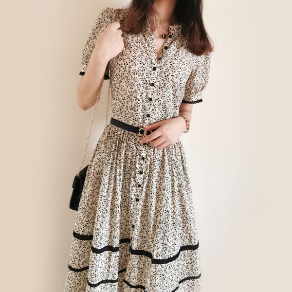 2021 women floral printed single breasted lace trim short sleeve retro new split long type bvg2, Black;gray
2021 women floral printed single breasted lace trim short sleeve retro new split long type bvg2, Black;gray