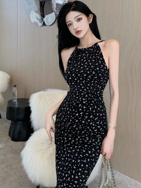 casual dresses summer ladies french fashion all-match hanging neck bifurcated design black floral sling dress, Black;gray
casual dresses summer ladies french fashion all-match hanging neck bifurcated design black floral sling dress, Black;gray
