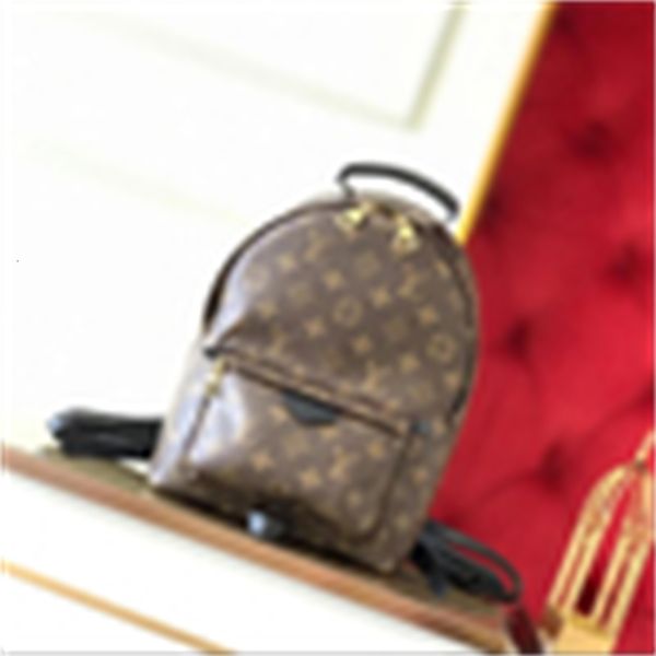business backpacks shows designer bags personality luxury fashion women m41561 oxidized leather backpack totes messenger backpack stylish
business backpacks shows designer bags personality luxury fashion women m41561 oxidized leather backpack totes messenger backpack stylish