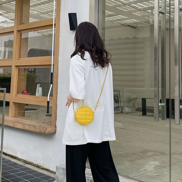 fashion net red same model 2021 new fashion single shoulder crossbar popular fragrant style lingge chain small mini round bag
fashion net red same model 2021 new fashion single shoulder crossbar popular fragrant style lingge chain small mini round bag