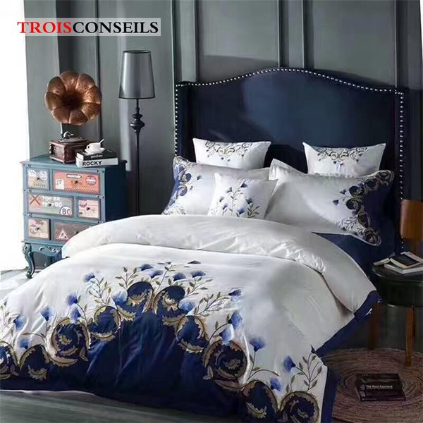 luxury egyptian cotton us king size bedding set white blue embroidery 4pcs bed set duvet cover bed sheet pillowcase
luxury egyptian cotton us king size bedding set white blue embroidery 4pcs bed set duvet cover bed sheet pillowcase