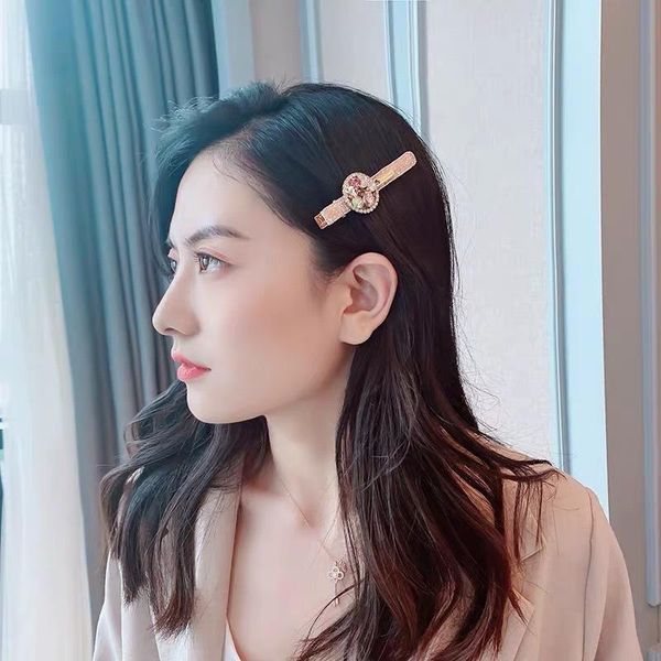 hair accessories rhinestone women's flowing sea clip with broken on the back of head imitation crystal accessory 2021
hair accessories rhinestone women's flowing sea clip with broken on the back of head imitation crystal accessory 2021