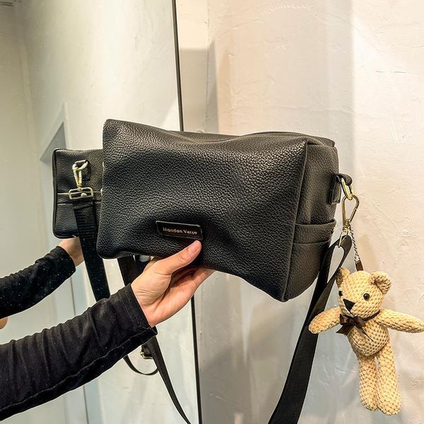 shoulder bags niche design bag 2021 female ins messenger casual all-match retro square width: 27cm
shoulder bags niche design bag 2021 female ins messenger casual all-match retro square width: 27cm