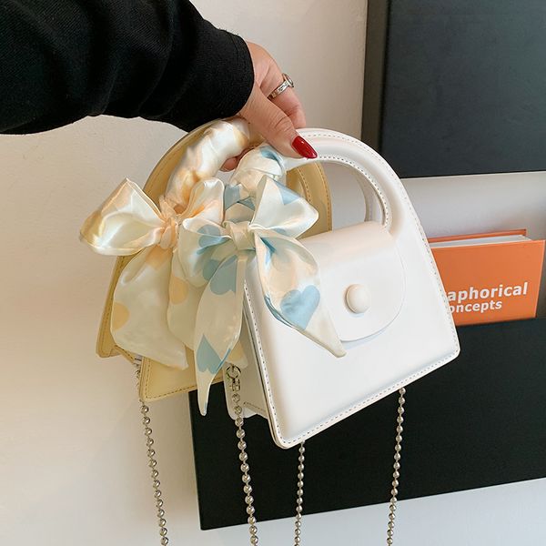 niche design selling handbags 2021 new fashion all-match chain messenger bag square bag shoulder bag width 17cm
niche design selling handbags 2021 new fashion all-match chain messenger bag square bag shoulder bag width 17cm