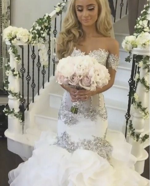 luxurious 2021 new saudi arabia bridal gowns sweetheart appliques crystal beading tiered mermaid wedding es arabic robe de mariage nqbi, White
luxurious 2021 new saudi arabia bridal gowns sweetheart appliques crystal beading tiered mermaid wedding es arabic robe de mariage nqbi, White
