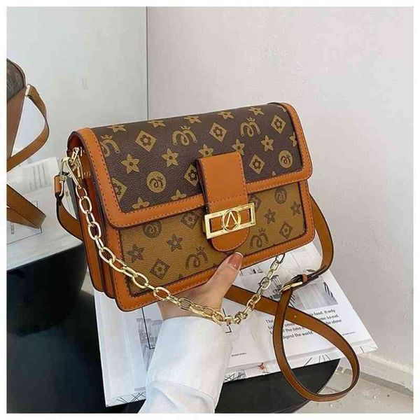 2022 factory wholesale ins super texture foreign style small women's korean version versatile retro printed broadband messenger bag
2022 factory wholesale ins super texture foreign style small women's korean version versatile retro printed broadband messenger bag