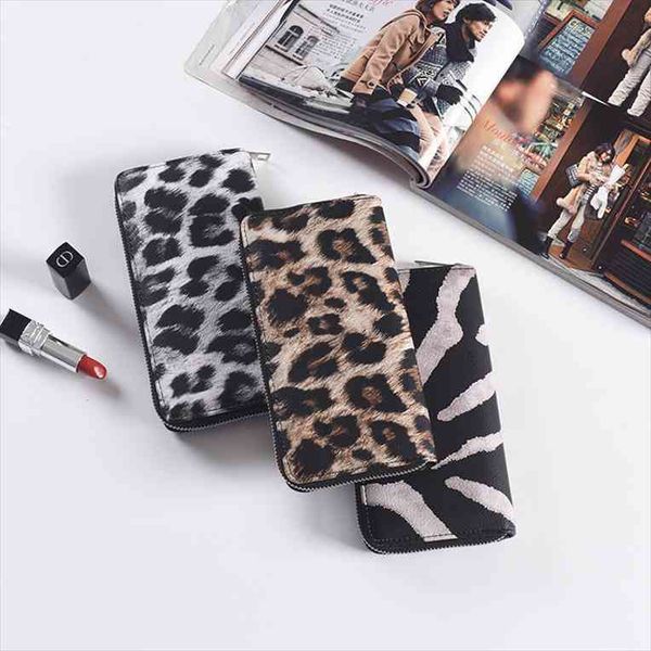 fashion long zipper women wallets bright leather black and white wallet prismatic bag flower corner clutch purse, Red;black
fashion long zipper women wallets bright leather black and white wallet prismatic bag flower corner clutch purse, Red;black