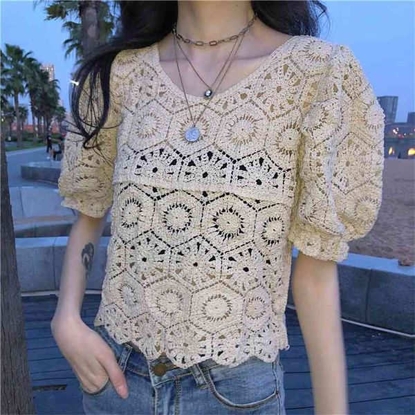 knitted shirts female hollow out women blouses loose summer short sleeve korean solid ladies blusa white 210601
knitted shirts female hollow out women blouses loose summer short sleeve korean solid ladies blusa white 210601