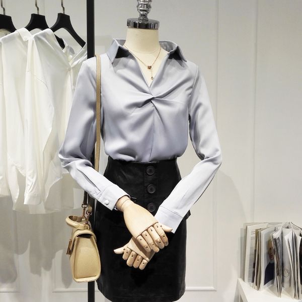 new arrivals all-match shirt womens 2021 spring white v-neck folds silky satin elegant blouse fairy casual blusas ladies
new arrivals all-match shirt womens 2021 spring white v-neck folds silky satin elegant blouse fairy casual blusas ladies