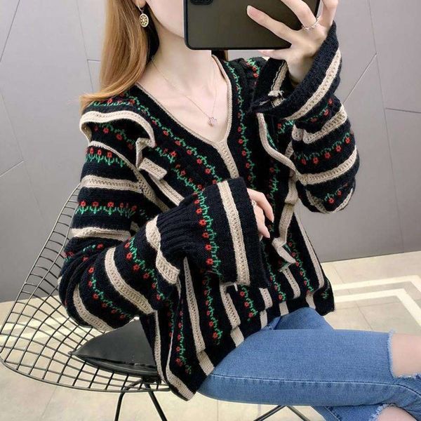 knitwear sweater autumn loose collar long sleeve knitwear contrast horn design, White;black
knitwear sweater autumn loose collar long sleeve knitwear contrast horn design, White;black