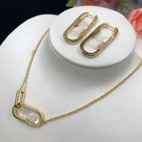 2021 european and american diamond letter necklace niche design high-end retro earring set female high-quality fast delivery, Silver
2021 european and american diamond letter necklace niche design high-end retro earring set female high-quality fast delivery, Silver