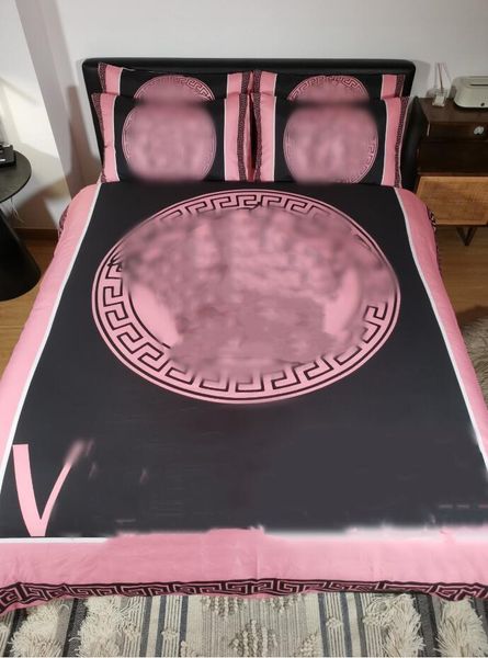 2021 pink size bedding sets saling fashion bed comforter set cover bed sheet with pillow cases
2021 pink size bedding sets saling fashion bed comforter set cover bed sheet with pillow cases