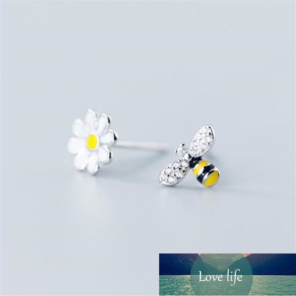 new fashion creative flower sweet bee daisy asymmetric 925 sterling silver jewelry beautiful diamond stud earrings e119 factory price expert, Golden;silver
new fashion creative flower sweet bee daisy asymmetric 925 sterling silver jewelry beautiful diamond stud earrings e119 factory price expert, Golden;silver