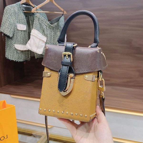 leisure women crossbody evening bag trunk bagss fashion classic trend shoulder purse ladies old flower moblie phone handbag coin wallet
leisure women crossbody evening bag trunk bagss fashion classic trend shoulder purse ladies old flower moblie phone handbag coin wallet