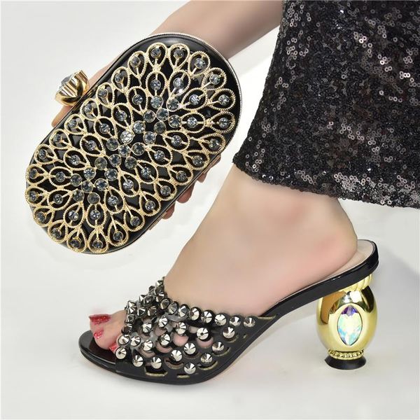 dress shoes italian women wedding and bag set decorated with rhinestone high heels ladies luxery, Black
dress shoes italian women wedding and bag set decorated with rhinestone high heels ladies luxery, Black