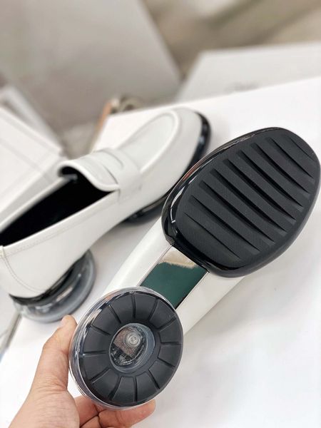 women casual shoes designer shoes vintage platform espadrilles girls genuine leather fashion flat bottom walking shoe with box size35-40, White;red
women casual shoes designer shoes vintage platform espadrilles girls genuine leather fashion flat bottom walking shoe with box size35-40, White;red