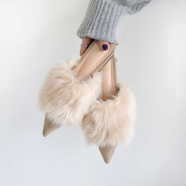 2021 new korean fashion point flat bottom fleece slippers go out and drag women's shoes fur shoes in autumn and winter, Black
2021 new korean fashion point flat bottom fleece slippers go out and drag women's shoes fur shoes in autumn and winter, Black