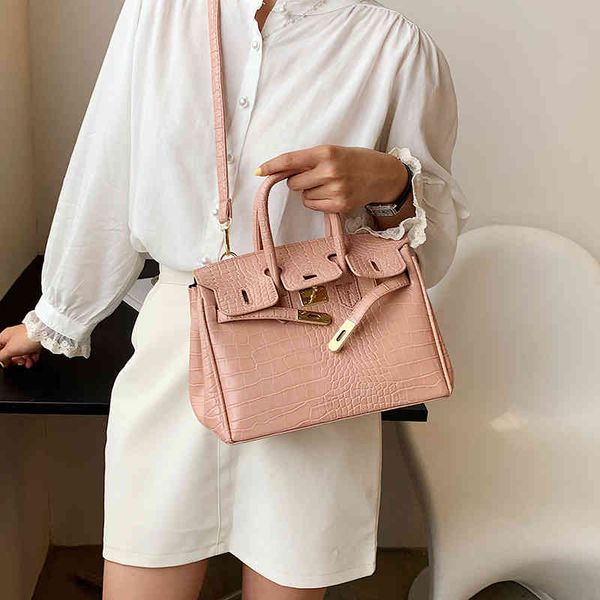 2021 texture new versatile fashion pure color alligator hand buckle women's one shoulder slant span bag
2021 texture new versatile fashion pure color alligator hand buckle women's one shoulder slant span bag