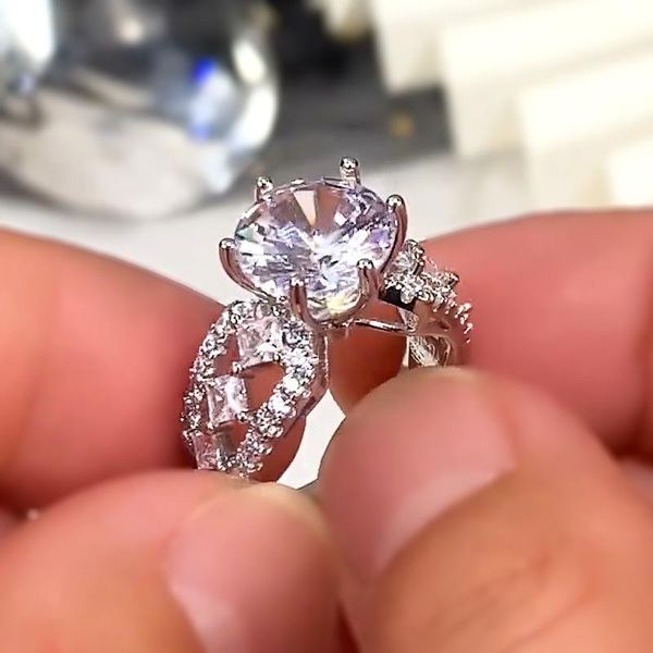 wedding rings luxury silver plated hollow out solitaire engagement for women shine cz stone inlay fashion jewelry party gift, Slivery;golden
wedding rings luxury silver plated hollow out solitaire engagement for women shine cz stone inlay fashion jewelry party gift, Slivery;golden