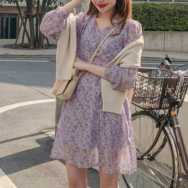 2021 fashion women v neck lantern long sleeve party dress bohemian beach mini dresses retro small floral casual dress vestidos, Black;gray
2021 fashion women v neck lantern long sleeve party dress bohemian beach mini dresses retro small floral casual dress vestidos, Black;gray