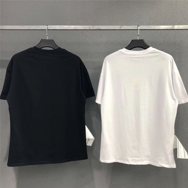 new 2021 19fw latest summer hip-hop vetements t-shirts men women big tag oversize fashion short sleeve kanye west tees a0kl 2a4k, White;black
new 2021 19fw latest summer hip-hop vetements t-shirts men women big tag oversize fashion short sleeve kanye west tees a0kl 2a4k, White;black