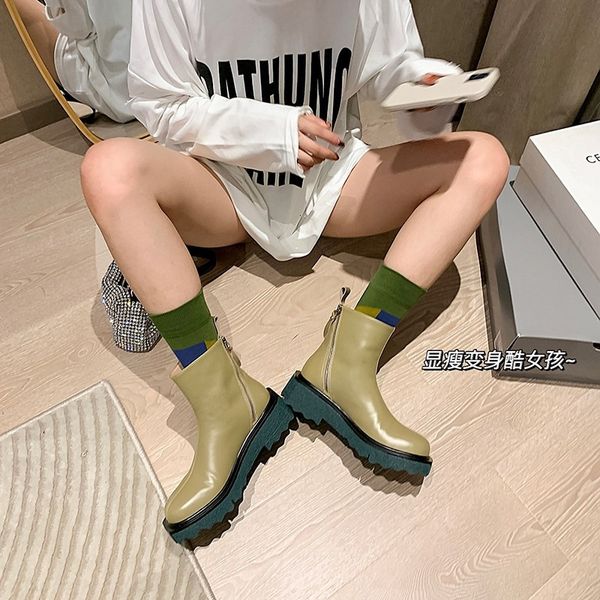 2021 autumn winter punk street thick soled ultra short round head side zipper british pu face martin boots, Black
2021 autumn winter punk street thick soled ultra short round head side zipper british pu face martin boots, Black